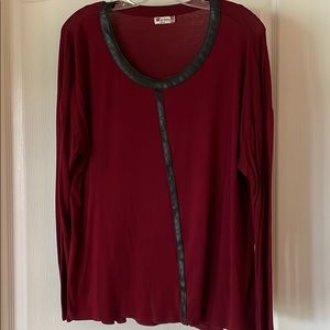 Kut from the Kloth, women’s blouse.